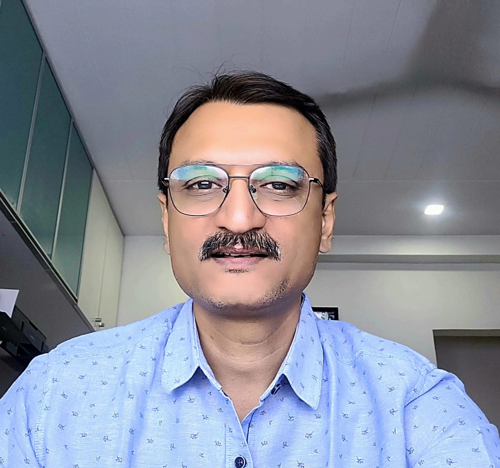 Dr.Kamlesh Darania (diagnostic radiologist)